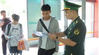 Người thi hành án trục xuất chờ đợi xuất cảnh sẽ cư trú ở đâu?