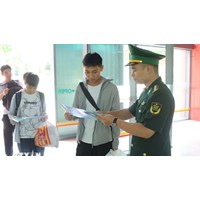 Người thi hành án trục xuất chờ đợi xuất cảnh sẽ cư trú ở đâu?