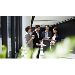Ai là người chịu trách nhiệm về hoạt động kinh doanh của doanh nghiệp tư nhân?