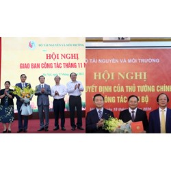 Quan hệ công tác giữa Bộ trưởng Bộ Tài nguyên và các Thứ trưởng?