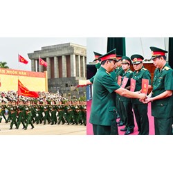 Sẽ thực hiện thăng quân hàm cho sĩ quan quân đội khi nào?