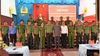 Công an chính quy được bố trí về xã được kết nạp vào Công đoàn xã không?