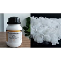 Nhập khẩu hóa chất natri hydroxit (NaOH) có phải khai báo không?