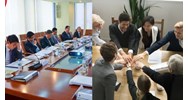 Mỗi năm Hội đồng thành viên công ty TNHH họp ít nhất bao nhiêu lần?