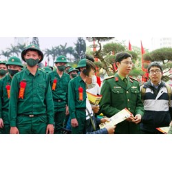 Con bộ đội thi đại học ngành quân đội có được cộng điểm ưu tiên không?