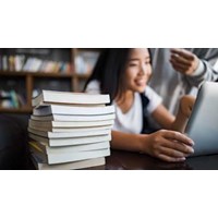 Học Luật ra trường sẽ làm nghề gì, mức thu nhập bao nhiêu?