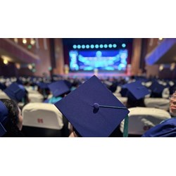Mức hỗ trợ BHYT bắt buộc với giảng viên học tiến sĩ ở nước ngoài