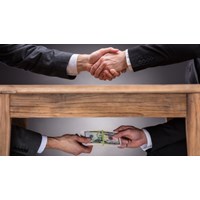 Đã nghỉ hưu, thôi việc có bị xử lý hành vi tham nhũng không?