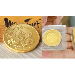 Đồng xu đúc bằng vàng có phải là vàng miếng hay không?