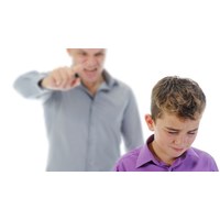 Đuổi con cái ra khỏi nhà có là hành vi bạo lực gia đình không?