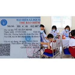 Đã mua BHYT bên ngoài có phải tham gia BHYT theo trường học không?