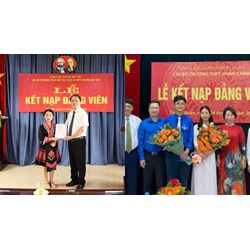 Đang là học sinh THPT có được kết nạp Đảng không?