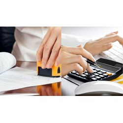 Điều kiện chuyển ngạch từ thủ quỹ sang văn thư là gì?