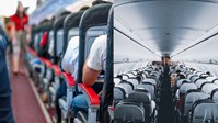 Đối tượng nào được coi là hành khách đặc biệt khi đi máy bay?