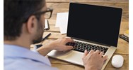 Thao tác nào sau đây tắt máy tính một cách an toàn?