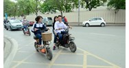 Học sinh cấp 2 có được đi xe máy điện đến trường không?