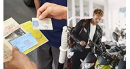Cần những giấy tờ gì khi dùng xe mua trả góp tham gia giao thông?