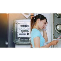 Bên mua điện chậm trả tiền điện có phải trả tiền lãi hay không?