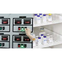 Nhiệt độ bảo quản vắc xin trong buổi tiêm chủng là bao nhiêu độ?