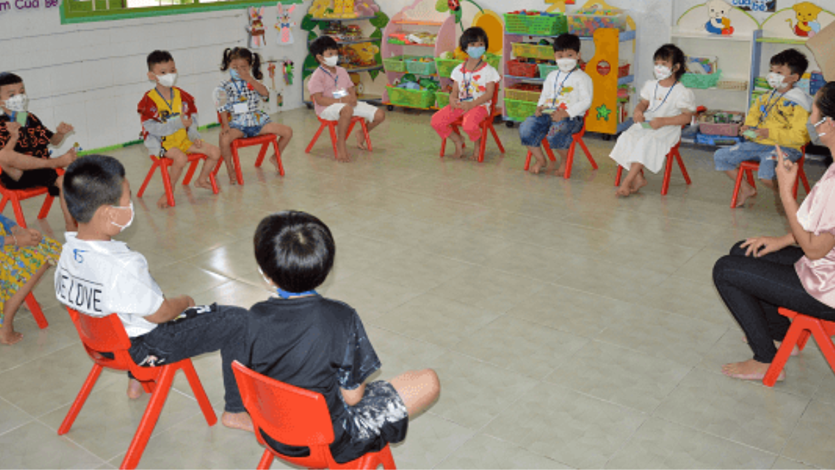 Trường mầm non được nhận trẻ từ mấy tháng tuổi theo quy định?