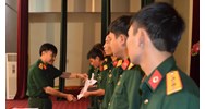 Quân nhân chuyên nghiệp nào thuộc đối tượng được kéo dài tuổi phục vụ?