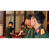 Quân nhân chuyên nghiệp nào thuộc đối tượng được kéo dài tuổi phục vụ?