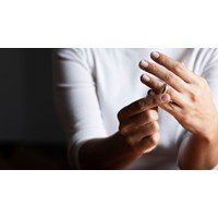 Chồng mất tích quay về nhưng vợ đã lấy chồng khác: Ai là chồng hợp pháp?