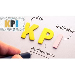 Công ty trừ lương người lao động không đạt KPI có đúng luật không?