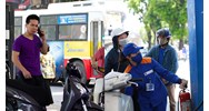 Sử dụng điện thoại khi đổ xăng có bị xử phạt hay không?