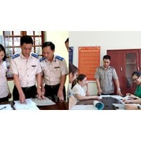 Chấp hành viên cao cấp cơ quan THADS có phải chuyển đổi công tác định kỳ không?