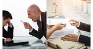 Nghỉ việc không phép chăm người thân nằm viện có bị đuổi việc không?