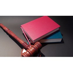 Thư ký tòa án có nhiệm vụ và quyền hạn gì theo quy định?