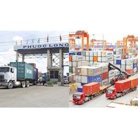 Trách nhiệm làm thủ tục hải quan đối với phương tiện vận tải quá cảnh thuộc về ai?