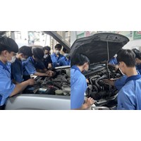 Trình độ kỹ năng nghề sửa chữa động cơ ô tô bậc 4 đáp ứng yêu cầu gì?