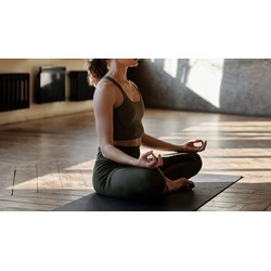 Trong Ngày 21/6 giáo viên Yoga có được nghỉ làm hưởng nguyên lương?