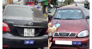 Có xử phạt xe tập lái gắn biển tập lái sai luật chạy ngoài đường không?