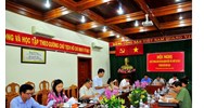 Cán bộ kiểm tra giám sát về những vấn đề gì khi thực hiện dân chủ ở đơn vị?