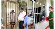 Quyền của người bị tạm giữ là người bị bắt theo quyết định truy nã