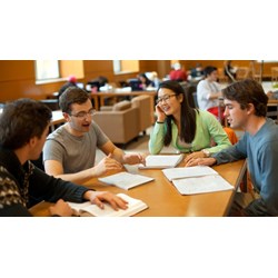 Điều kiện để người nước ngoài được học Đại học tại Việt Nam là gì?