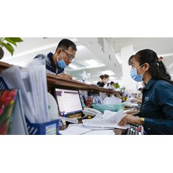 Công chức nghỉ hưu trước tuổi theo nguyện vọng được hưởng chế độ gì?