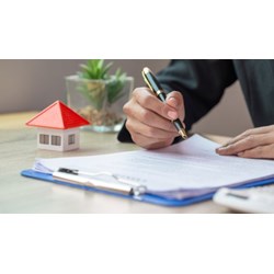 Bố mẹ tặng đất cho con gái đã lấy chồng là tài sản chung hay riêng?