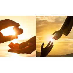 Nghị luận câu nói “Bàn tay mở rộng trao ban tâm hồn mới tràn ngập vui sướng”