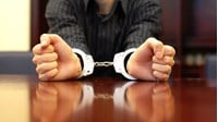 Hành vi trái pháp luật nghiêm trọng của nạn nhân hiểu thế nào?