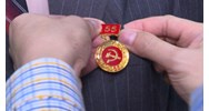 Mức tặng thưởng kèm theo Huy hiệu Đảng mới nhất 2024