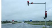 Xe máy, ô tô có được rẽ phải khi đèn đỏ không?