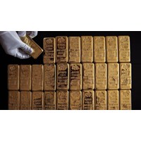 Nếu fed giảm lãi suất thì vàng tăng hay giảm?