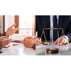 Dịch vụ Luật sư tư vấn pháp luật thường xuyên tại TPHCM