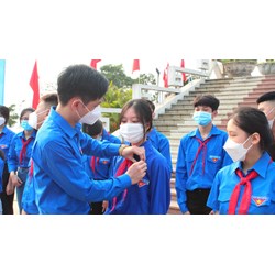 Học sinh học lực trung bình có được kết nạp đoàn không?