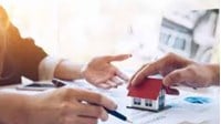 Người gốc Việt Nam định cư ở nước ngoài có được nhận thừa kế quyền sử dụng đất?
