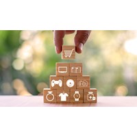 Người lập di chúc có quyền không chia di sản cho con chưa đủ 18 tuổi hay con mất khả năng lao động?